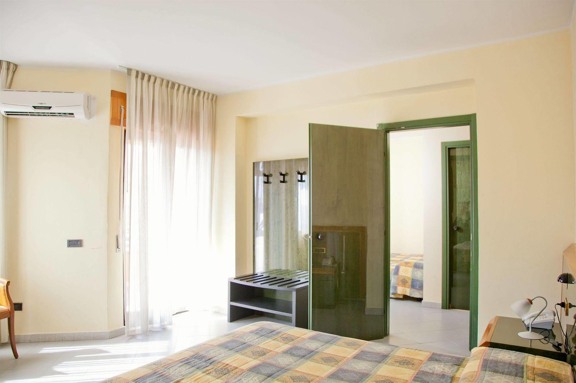 Hotel Melissa Торре-Мелисса Экстерьер фото