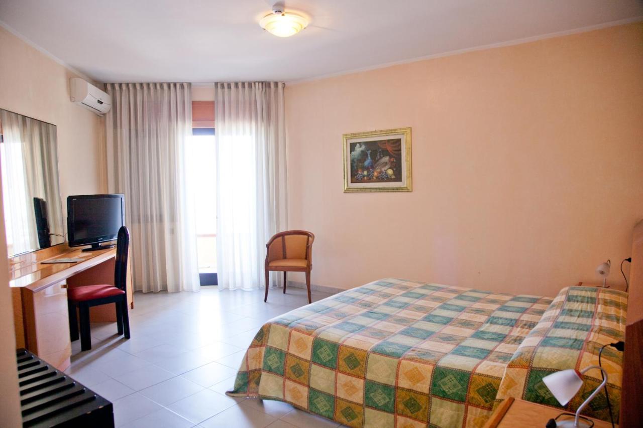 Hotel Melissa Торре-Мелисса Экстерьер фото